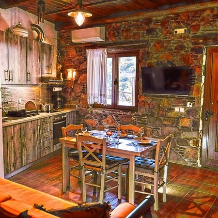 "Pefkopetro" Traditional House Keramoti  Exterior photo