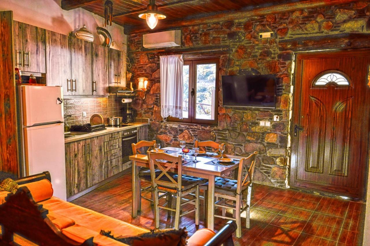 "Pefkopetro" Traditional House Keramoti  Exterior photo