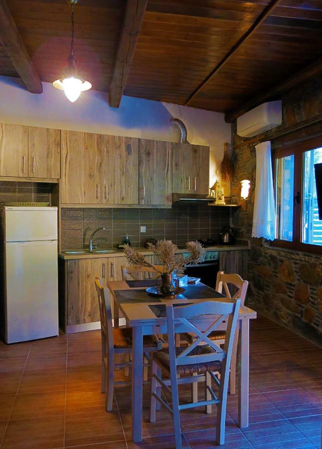 "Pefkopetro" Traditional House Keramoti  Exterior photo